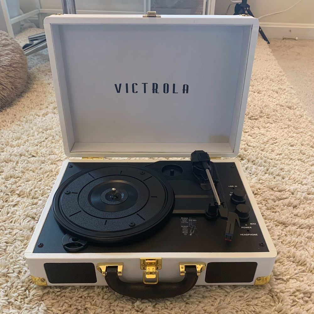 White Victrola Vintage Suitcase Record Player
